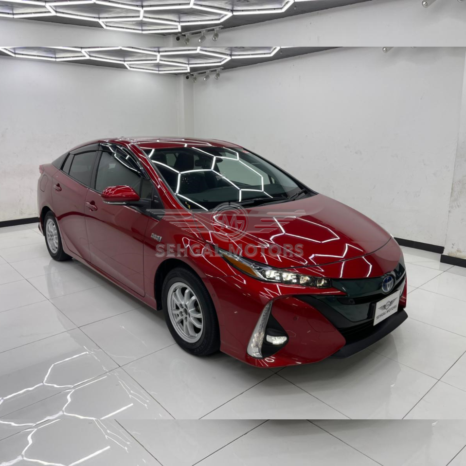 Toyota prius PHV Plug In Hybrid 2018