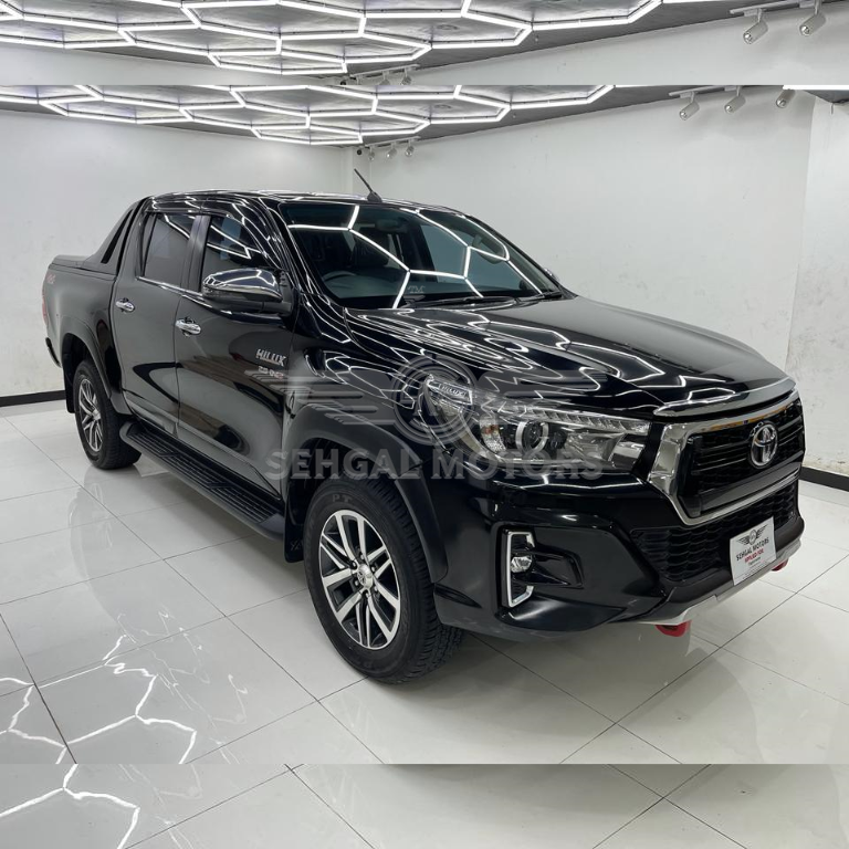 Toyota Hilux Revo V Automatic 2.8 2019