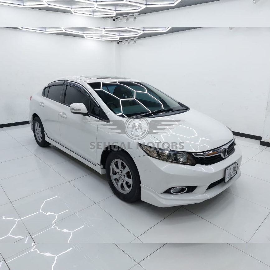 Honda Civic  Oriel 1.8 i-VTEC CVT 2013