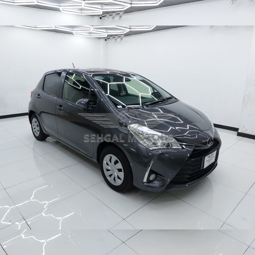 Toyota vitz F 1.0 2019