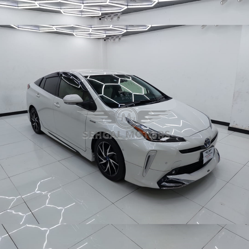Toyota prius S Touring Selection 2019